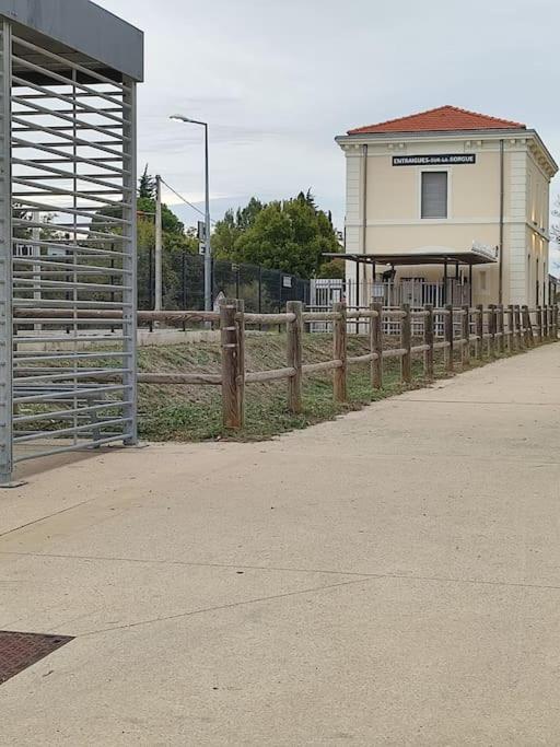 Apartamento Paisible Maisonnette A Entraigues Sur La Sorgue Exterior foto